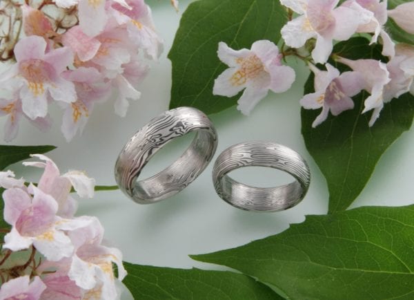 Spiegelbildliche Mokume Gane Ringe