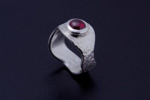 Augenenring Eisschlag mit Granat